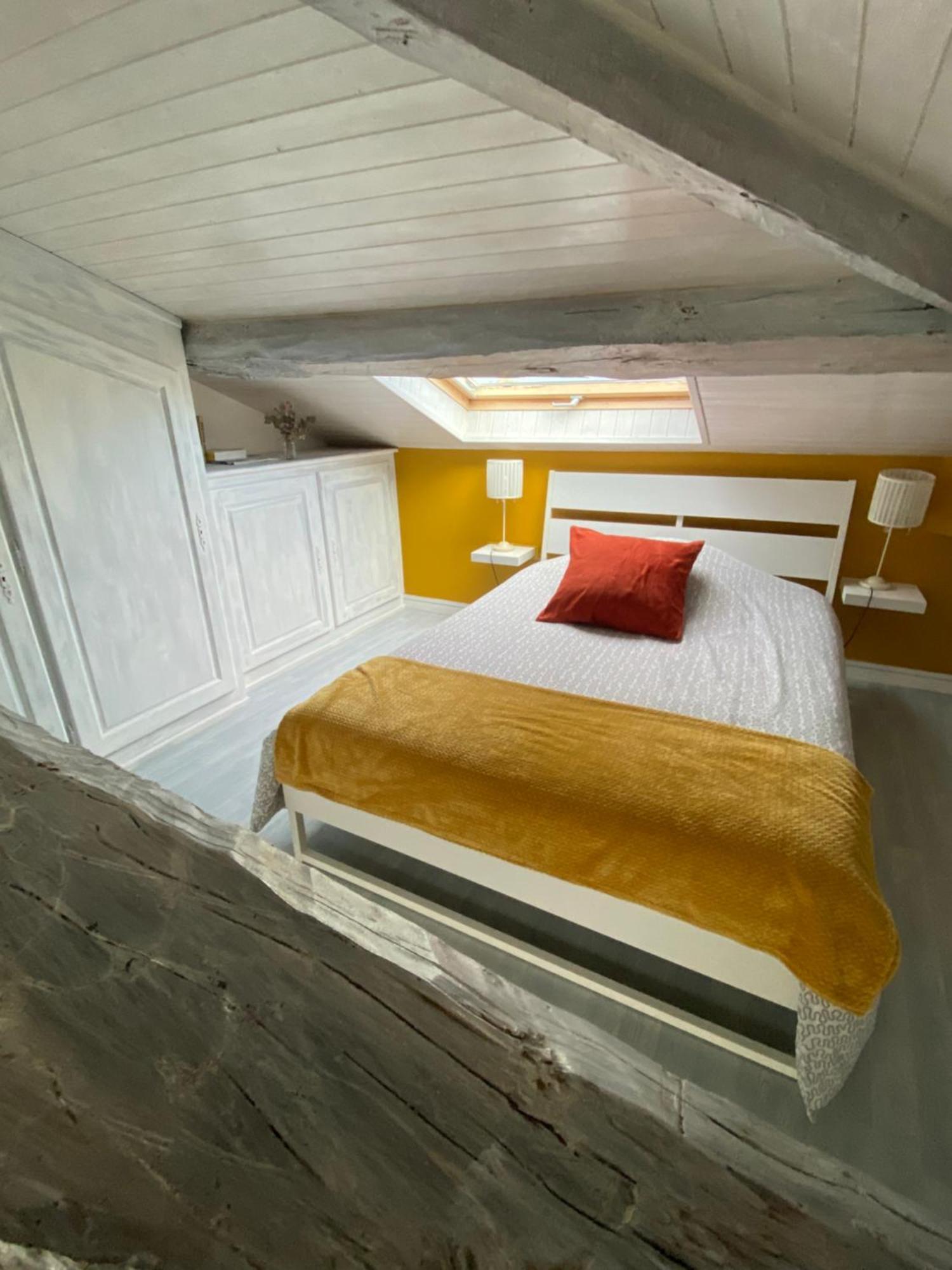 B&B Insolite Entre Lyon Et Aeroport Pusignan Экстерьер фото